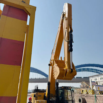 Cánh tay dài máy xúc được thiết kế cho tầm vươn xa và độ bền vượt trội